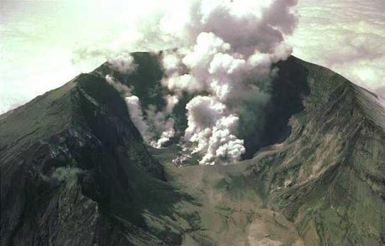 Nine major volcanic eruptions resulted in major deaths (six of them)