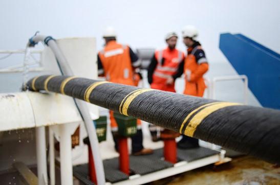 ‘Smart’ fiber-optic cables on the sea floor will detect earthquakes, tsunamis, and global warming